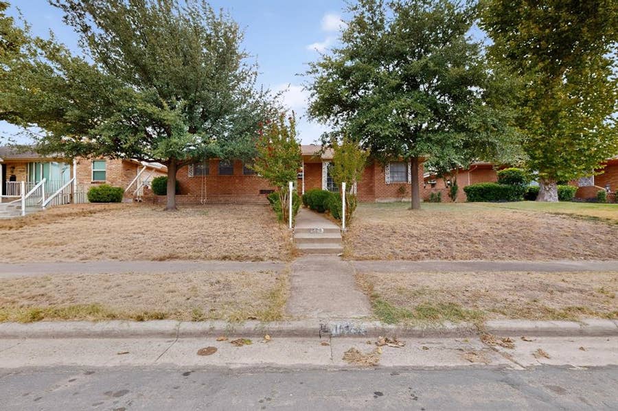 Property photo for 1129 Oak Meadows Drive, Dallas, TX