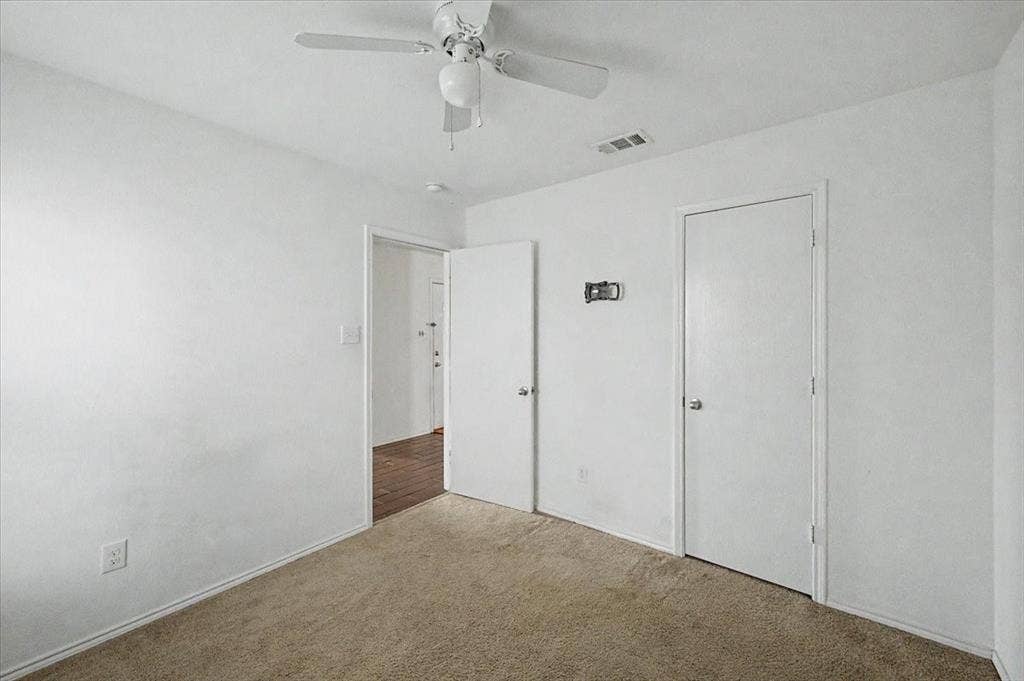 821 Green Heath Avenue, Fort Worth, TX 76120