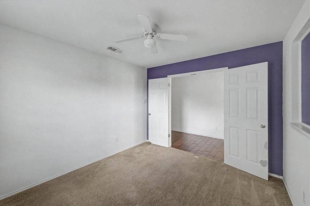 821 Green Heath Avenue, Fort Worth, TX 76120