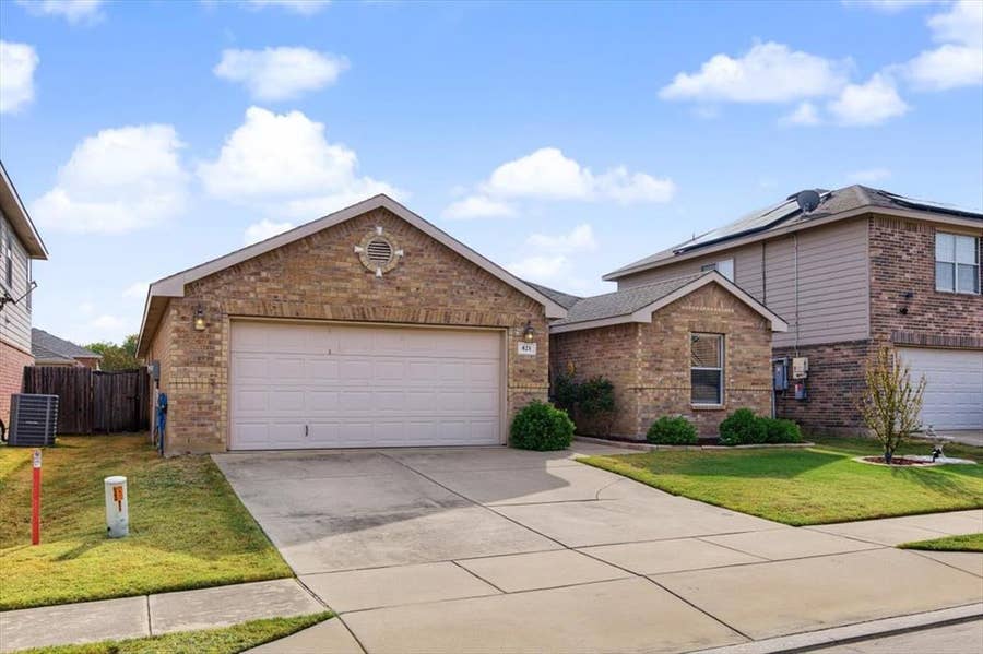 Property photo for 821 Green Heath Avenue, Fort Worth, TX