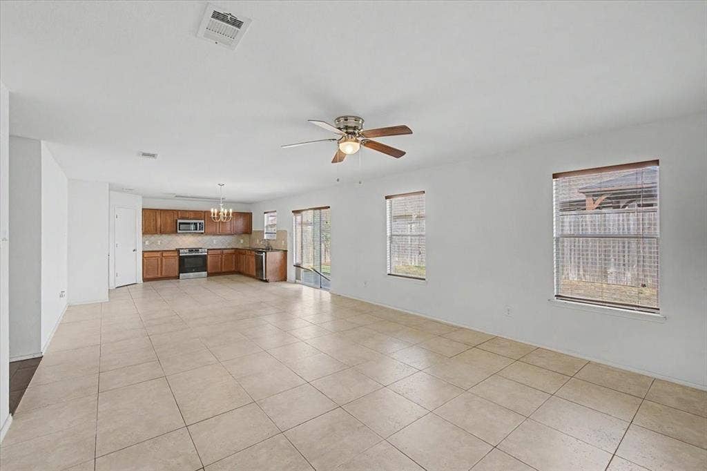 821 Green Heath Avenue, Fort Worth, TX 76120