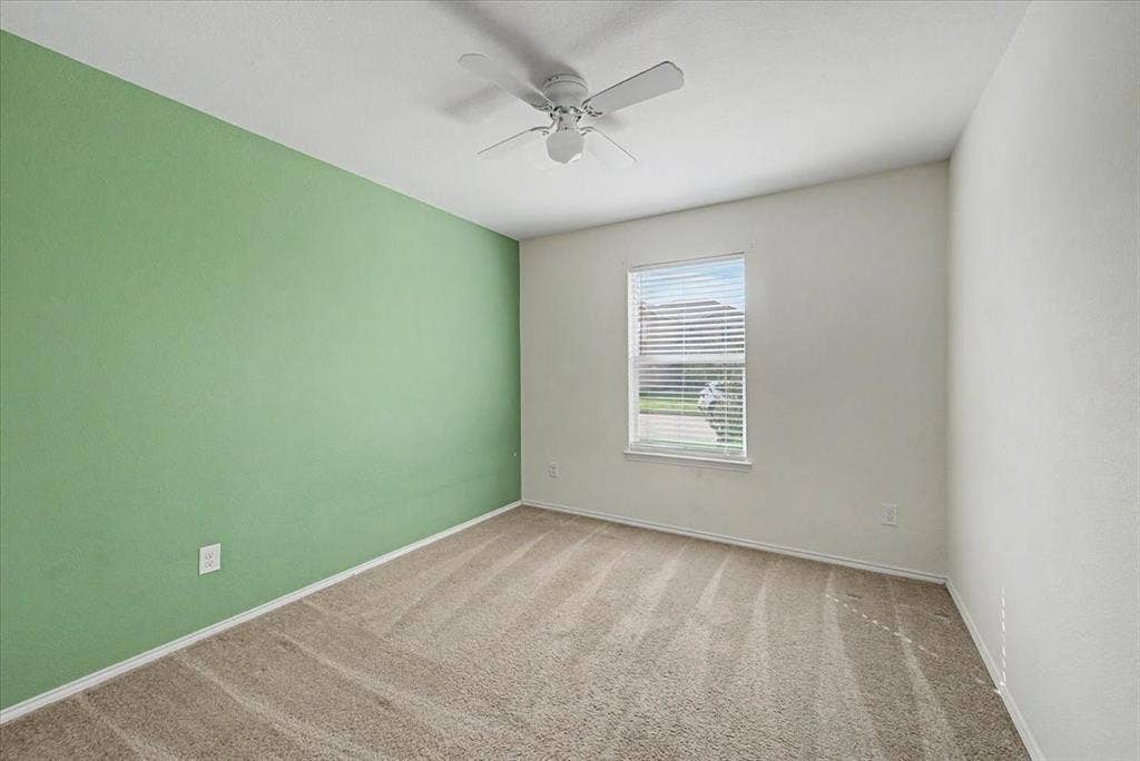 821 Green Heath Avenue, Fort Worth, TX 76120
