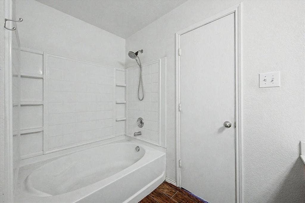 821 Green Heath Avenue, Fort Worth, TX 76120