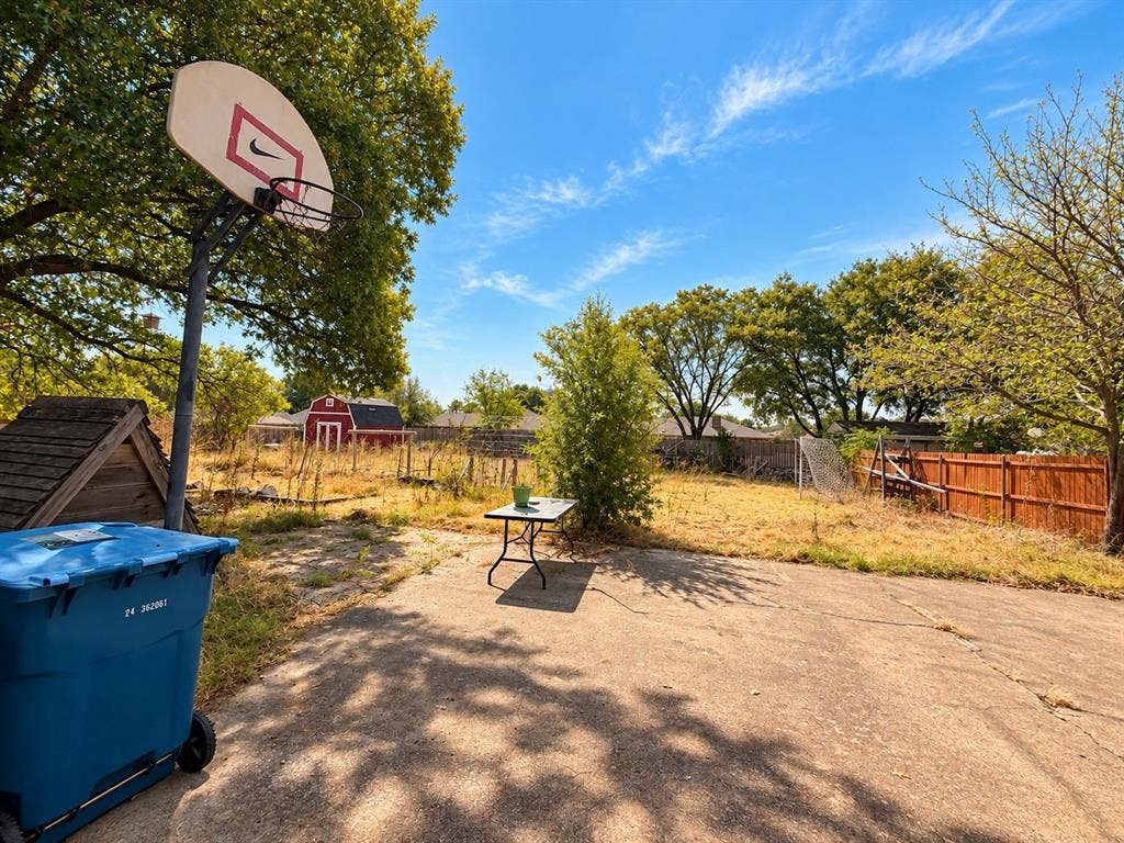 1128 Post Oak Lane, DeSoto, TX 75115 1128 Post Oak Lane, DeSoto, TX 75115