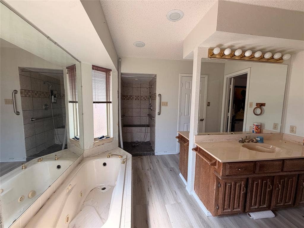 1128 Post Oak Lane, DeSoto, TX 75115 1128 Post Oak Lane, DeSoto, TX 75115