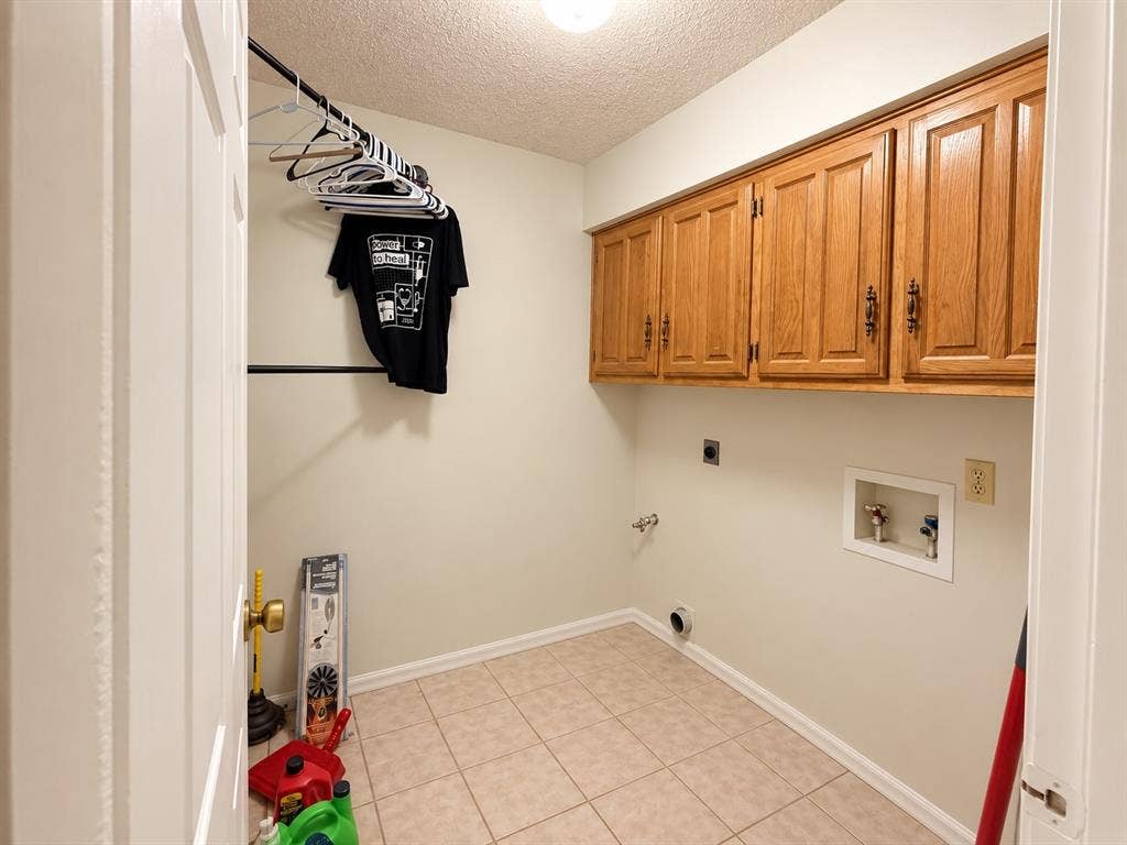 1128 Post Oak Lane, DeSoto, TX 75115 1128 Post Oak Lane, DeSoto, TX 75115