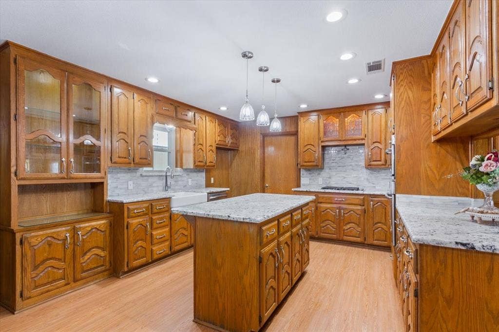 670 Berger Road, West, TX 76691 670 Berger Road, West, TX 76691