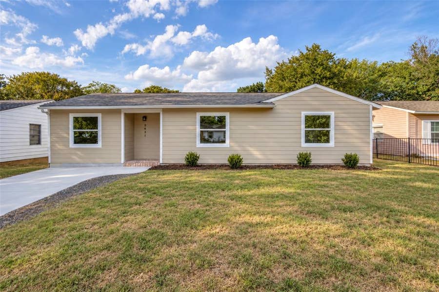Property photo for 2637 Marbella Lane, Dallas, TX