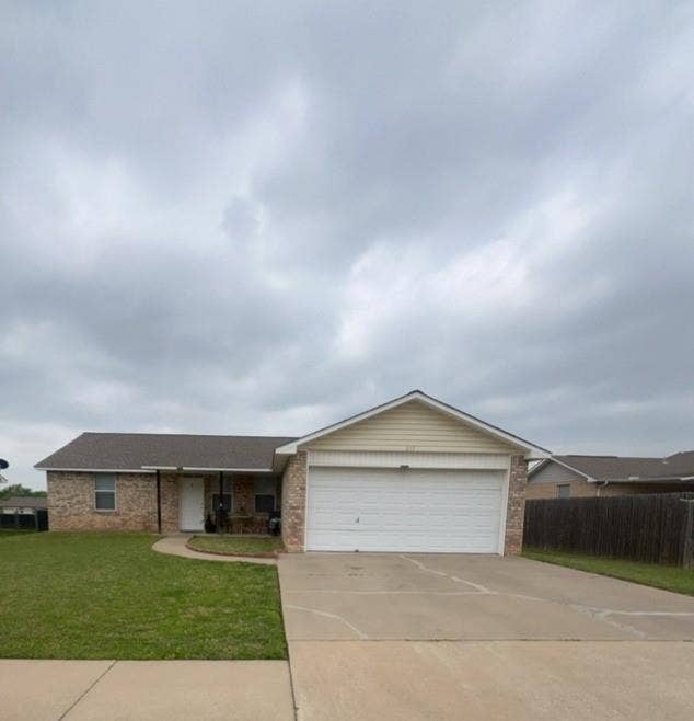 Property photo for 213 Bobbie Ann Court, Granbury, TX