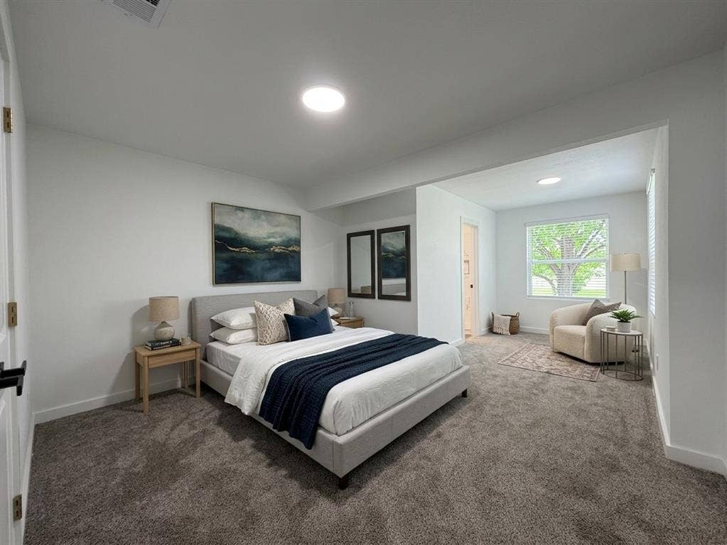 1424 E Parker Road, Plano, TX 75074 Wall-to-wall carpeting throughout, with a recessed window and white blinds