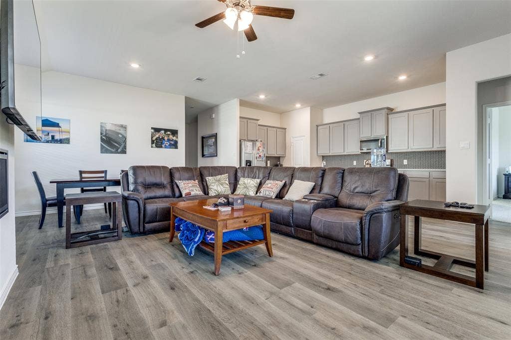 2000 Stinnet Street, Anna, TX 75409 2000 Stinnet Street, Anna, TX 75409