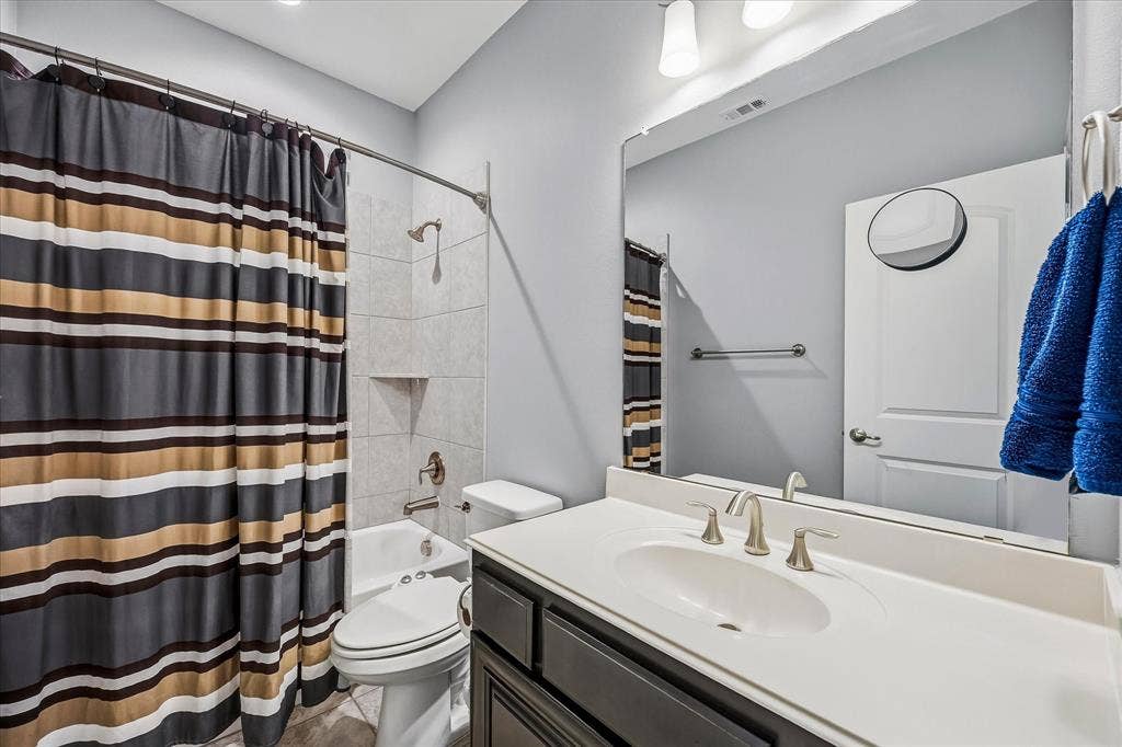 Ensuite bathroom