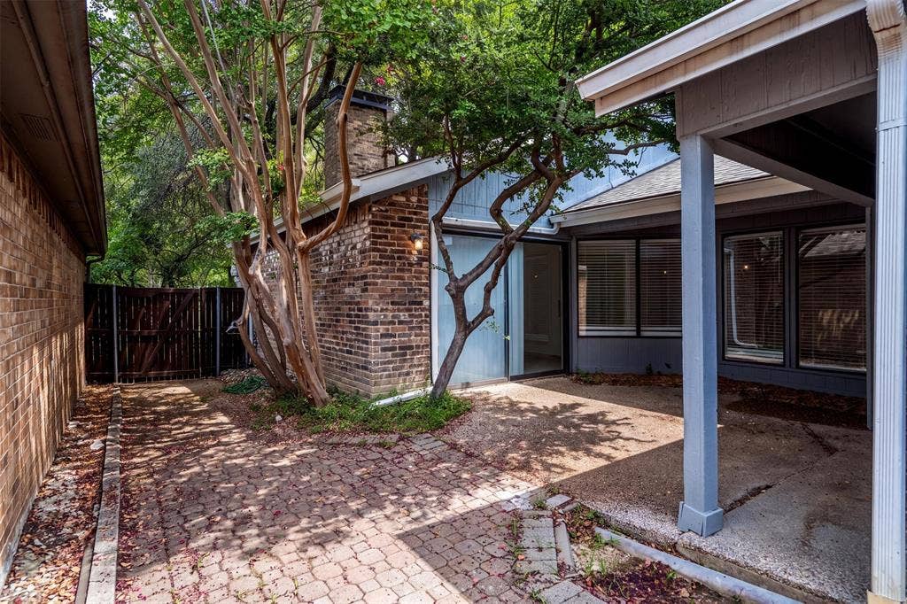 2713 Belmeade Drive, Carrollton, TX 75006 Covered back patio.
