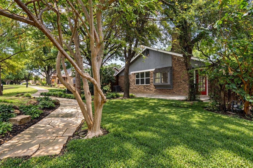 2713 Belmeade Drive, Carrollton, TX 75006 Walkway from the greenbelt to the home.