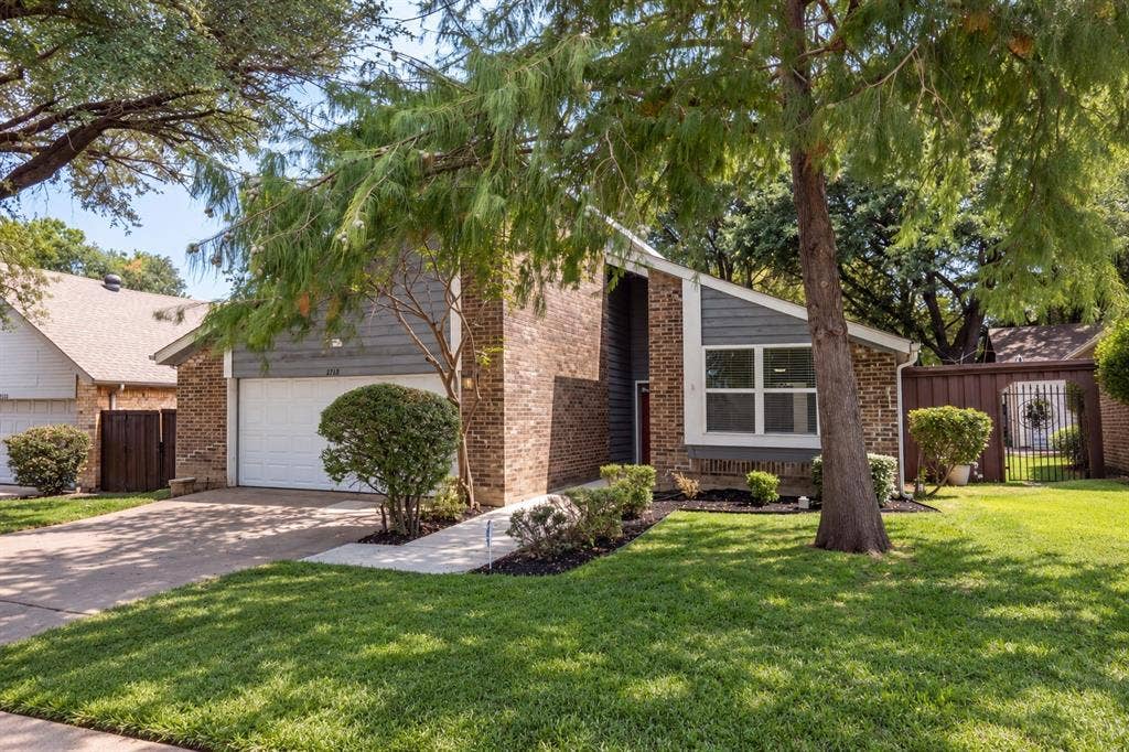 2713 Belmeade Drive, Carrollton, TX 75006 Front of the home.