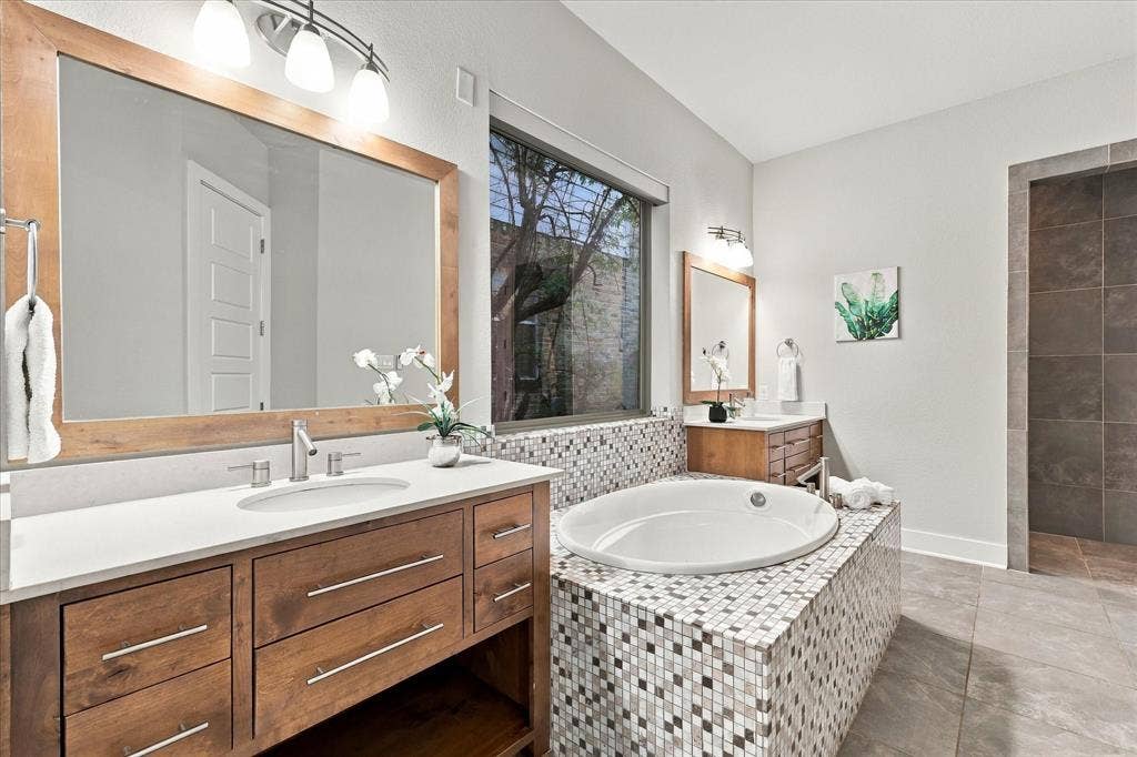 6251 Lakeshore Drive, Dallas, TX 75214 6251 Lakeshore Drive, Dallas, TX 75214