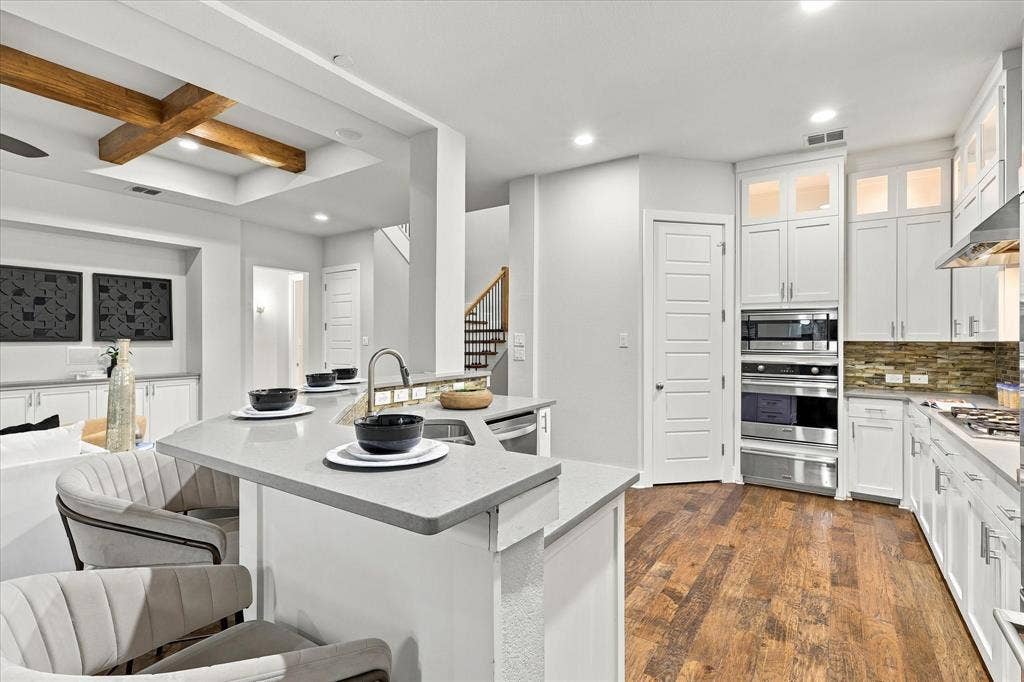 6251 Lakeshore Drive, Dallas, TX 75214 6251 Lakeshore Drive, Dallas, TX 75214