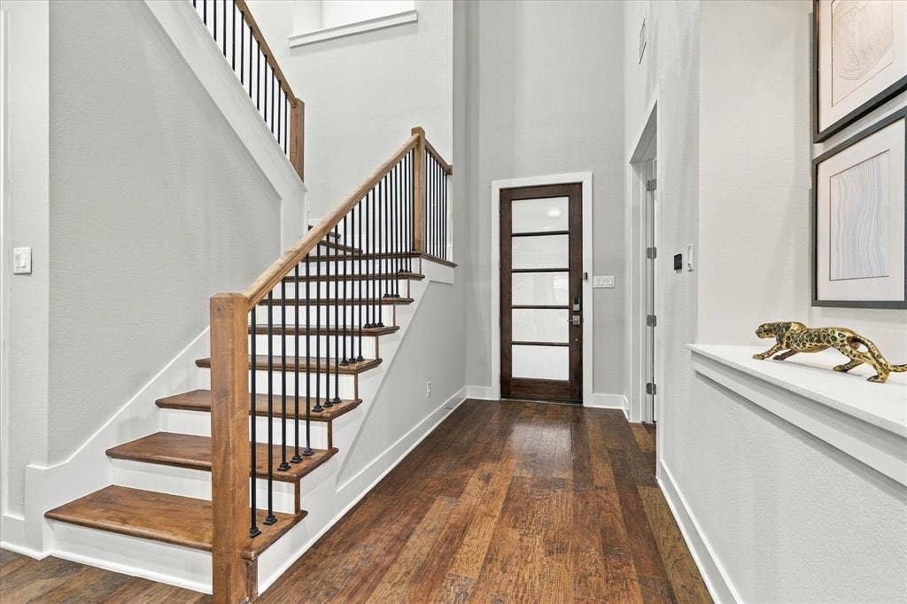 6251 Lakeshore Drive, Dallas, TX 75214 6251 Lakeshore Drive, Dallas, TX 75214