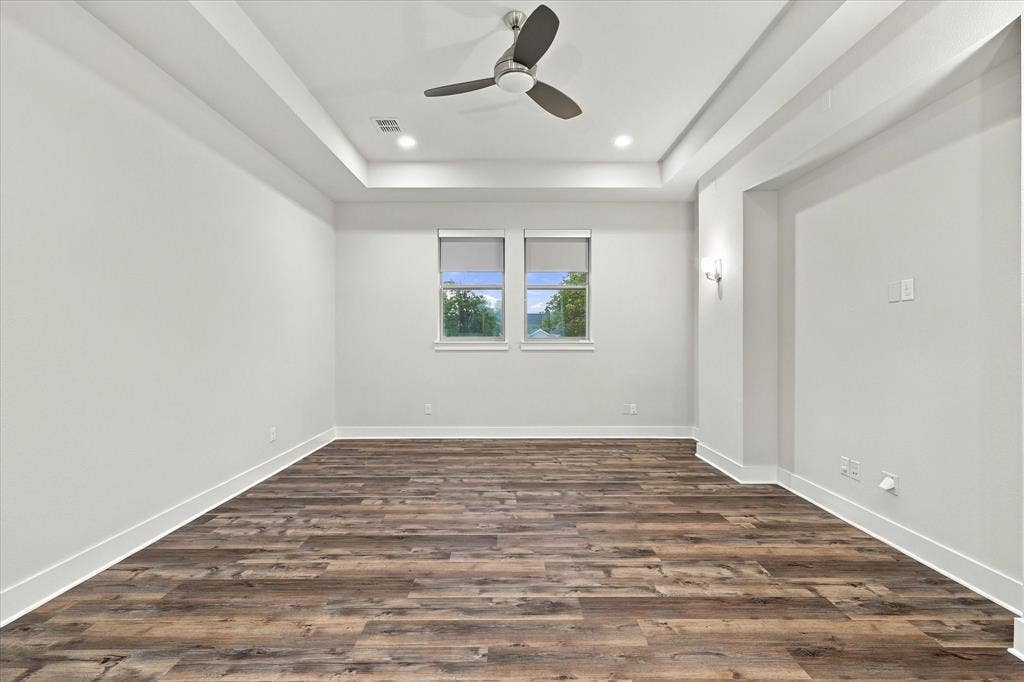 6251 Lakeshore Drive, Dallas, TX 75214 6251 Lakeshore Drive, Dallas, TX 75214