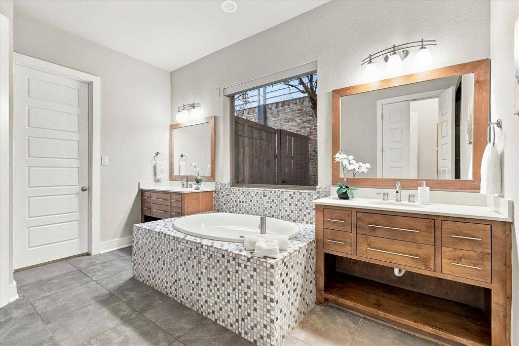 6251 Lakeshore Drive, Dallas, TX 75214 6251 Lakeshore Drive, Dallas, TX 75214
