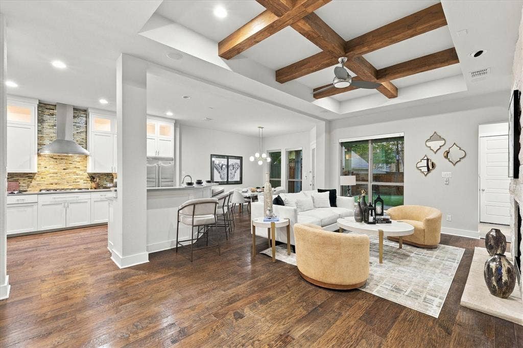 6251 Lakeshore Drive, Dallas, TX 75214 6251 Lakeshore Drive, Dallas, TX 75214