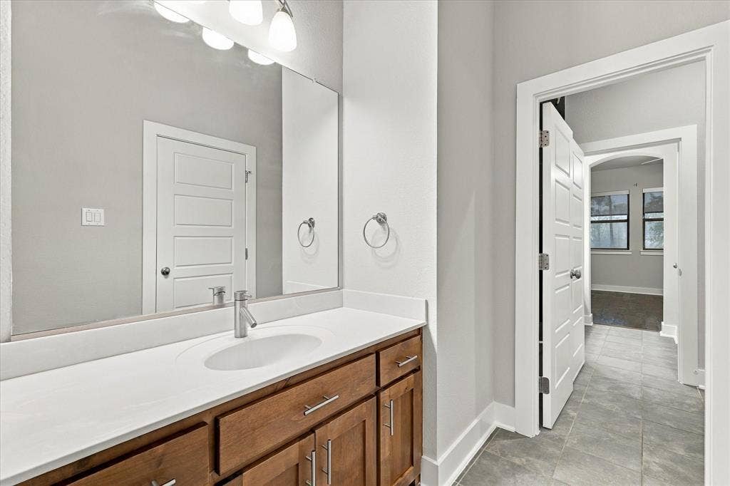 6251 Lakeshore Drive, Dallas, TX 75214 6251 Lakeshore Drive, Dallas, TX 75214