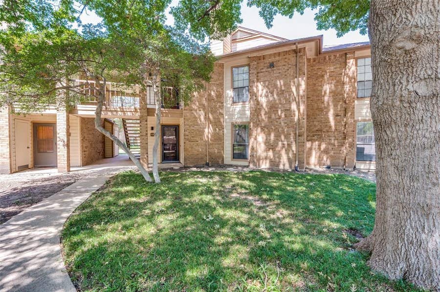 Property photo for 16301 Ledgemont Lane, #179, Addison, TX