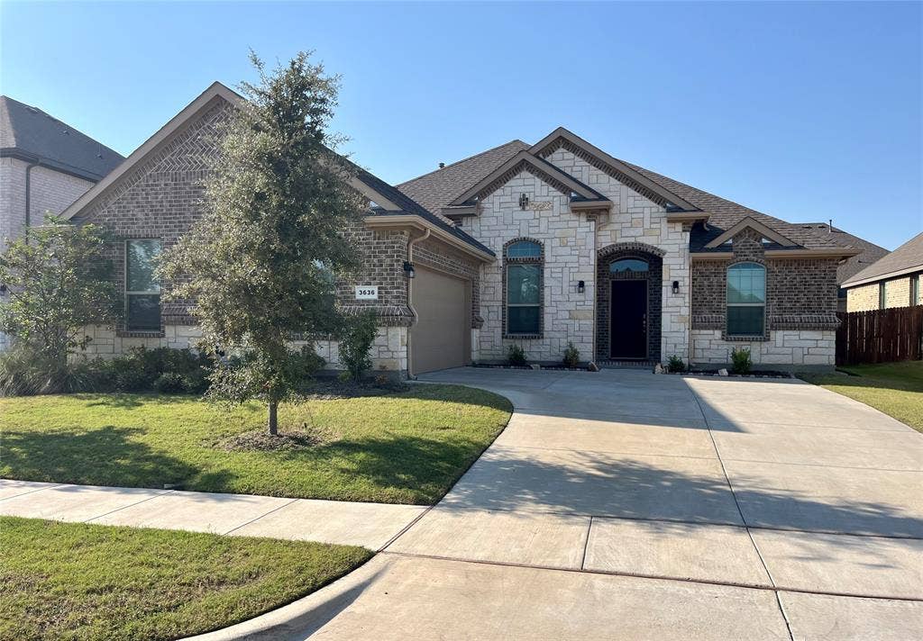 3636 Wintergreen Street, Grand Prairie, TX 76065 One story beautiful home
