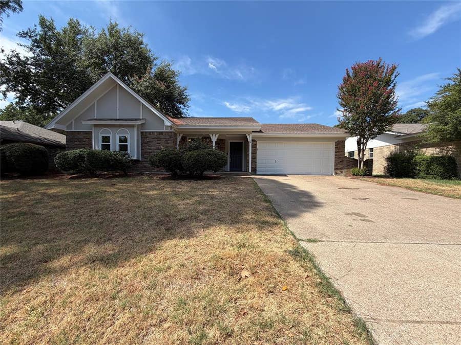 Property photo for 3606 Grissom Drive, Arlington, TX
