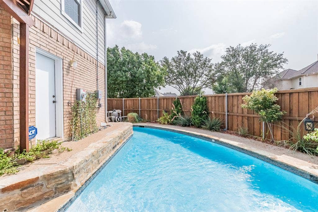 1125 Stone Gate Drive, Irving, TX 75063