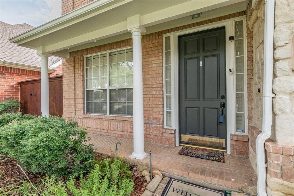 1125 Stone Gate Drive, Irving, TX 75063