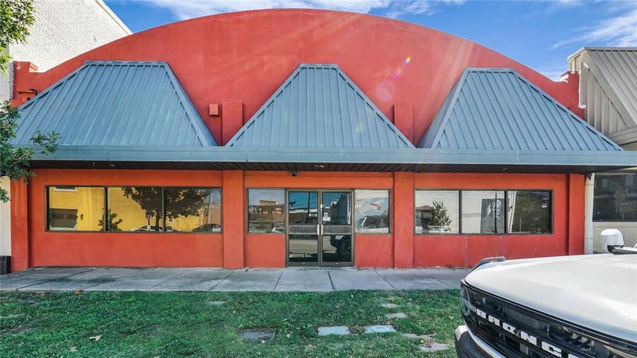 Property photo for 320 W Chestnut Street, Denison, TX