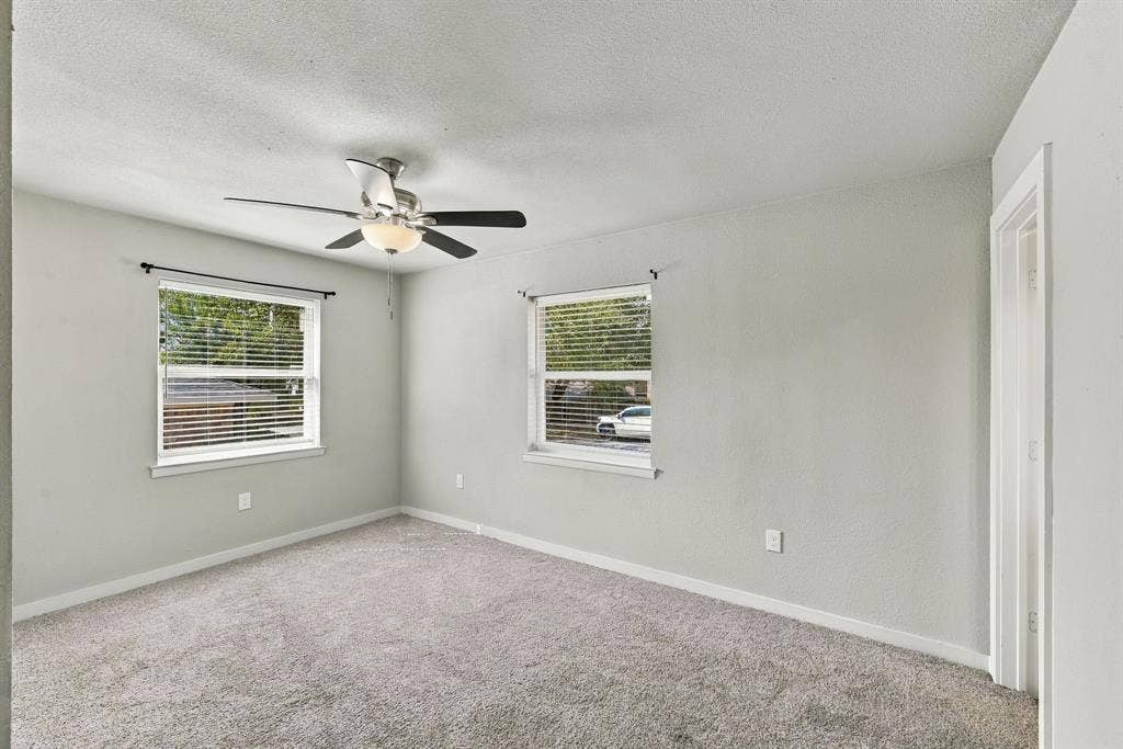 1404 Hillside Drive, Midlothian, TX 76065 1404 Hillside Drive, Midlothian, TX 76065