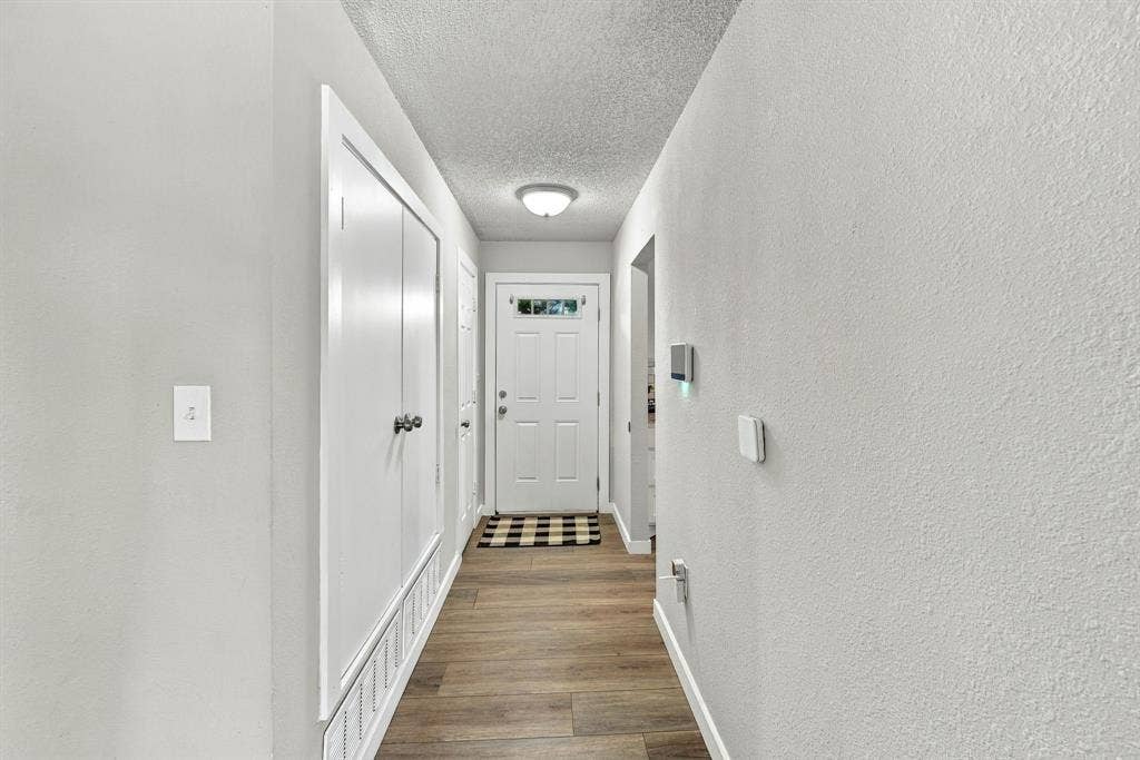 1404 Hillside Drive, Midlothian, TX 76065 1404 Hillside Drive, Midlothian, TX 76065