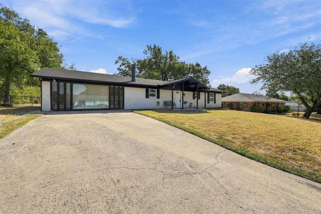 1404 Hillside Drive, Midlothian, TX 76065 1404 Hillside Drive, Midlothian, TX 76065