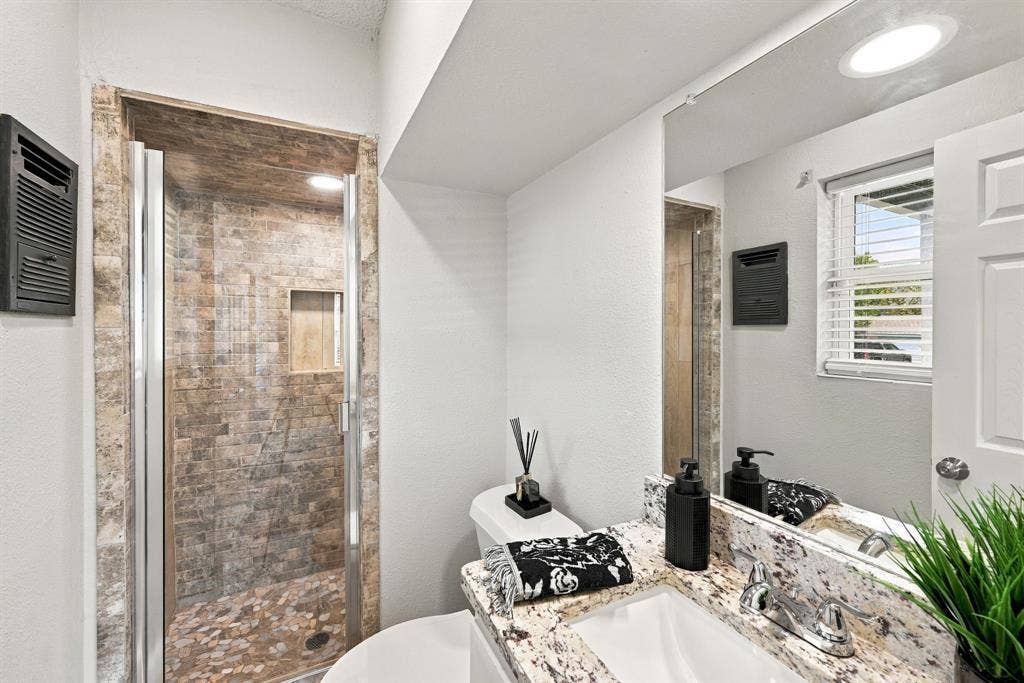 1404 Hillside Drive, Midlothian, TX 76065 Beautiful updated Primary bath