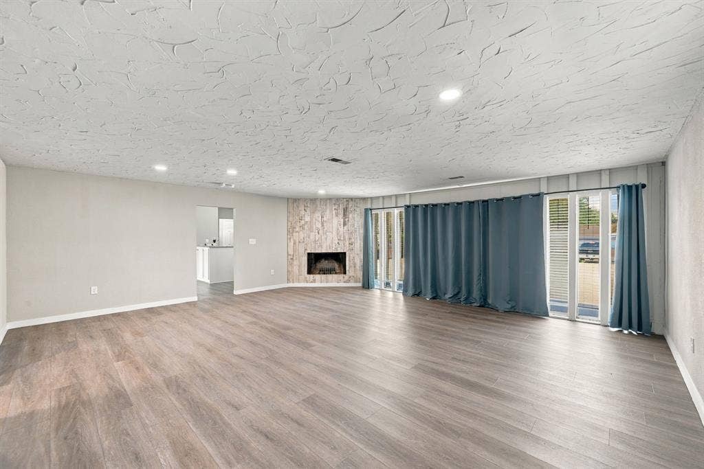 1404 Hillside Drive, Midlothian, TX 76065 4th bedroom with walk in closet or living room, game room or office