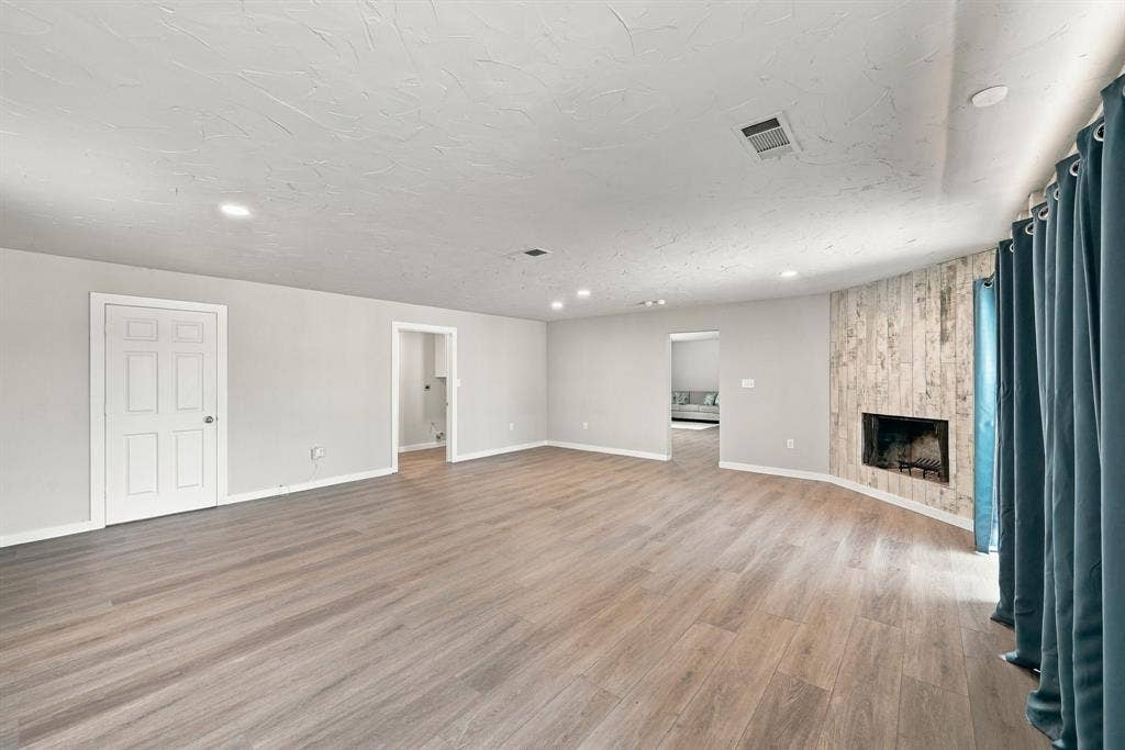 1404 Hillside Drive, Midlothian, TX 76065 4th bedroom with walk in closet or living room, game room or office