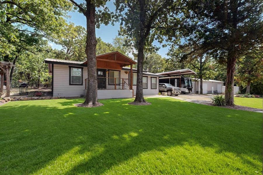 Property photo for 2895 Honey Bee Lane, Wills Point, TX
