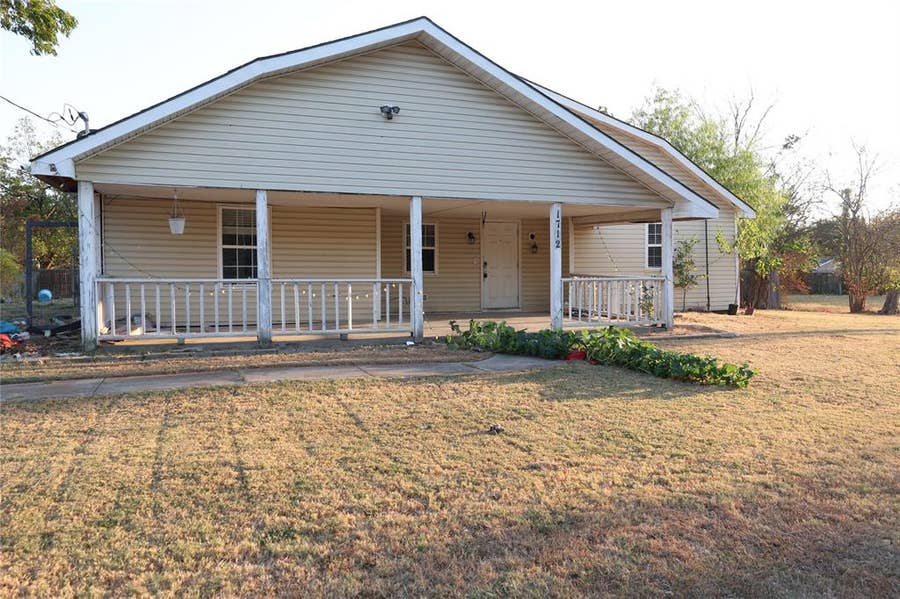 Property photo for 1712 Potter Lane, Mesquite, TX