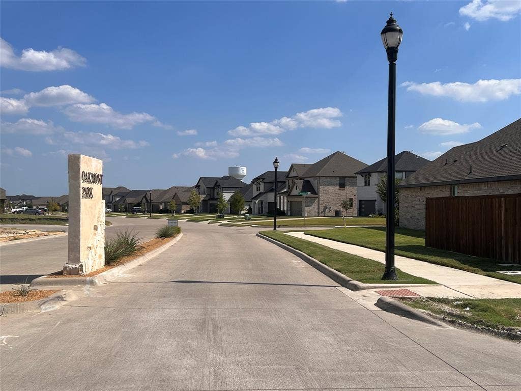 3100 S Dallas Avenue, Lancaster, TX 75146 New Builds All Over