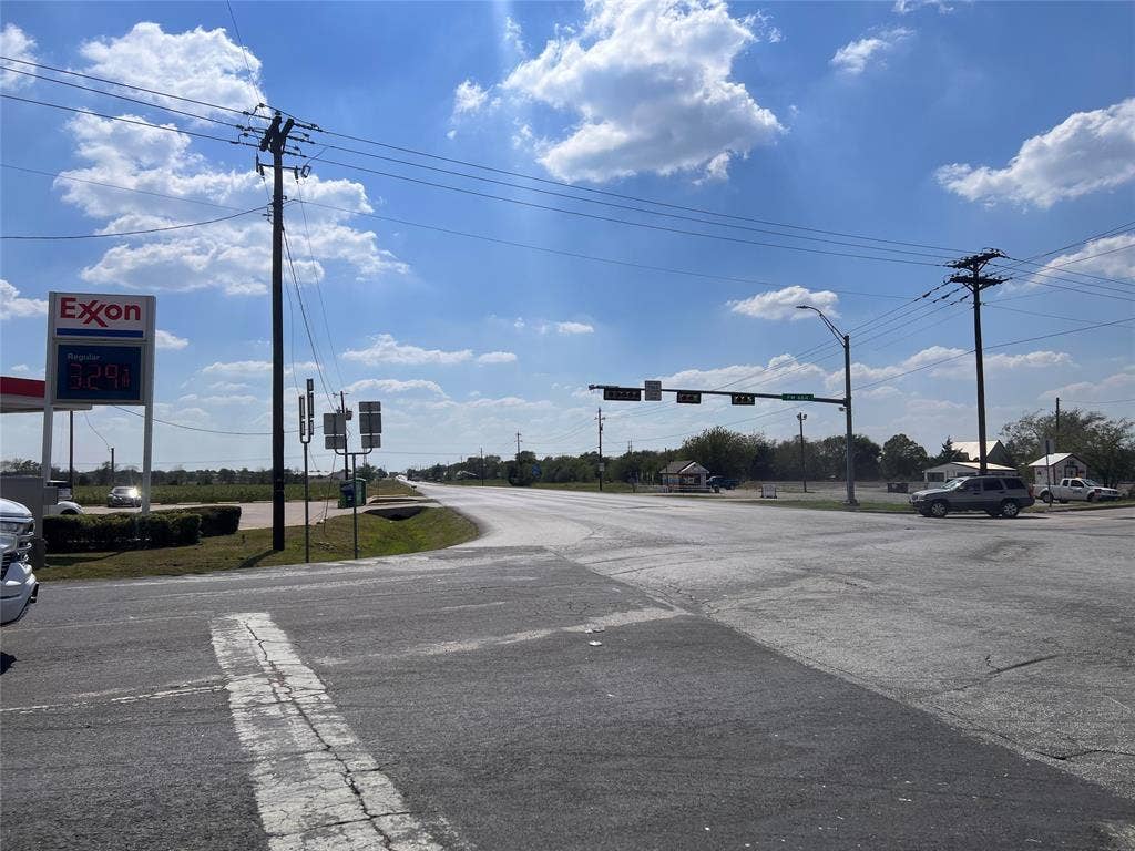 3100 S Dallas Avenue, Lancaster, TX 75146 Busy Intersection
