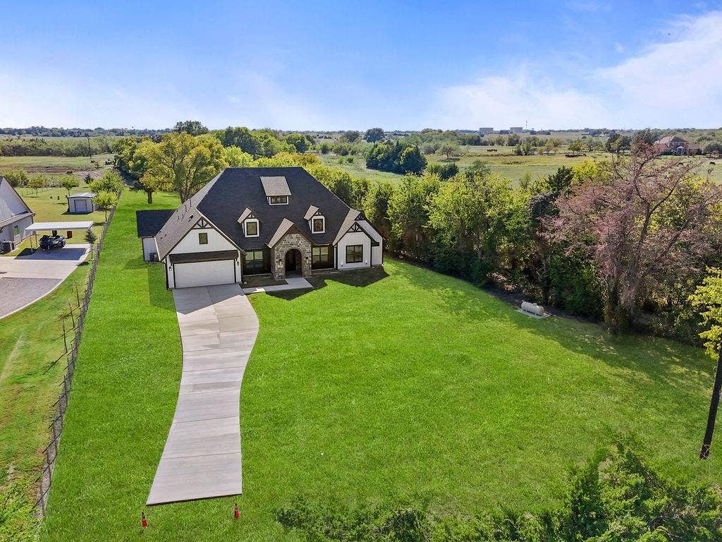 1860 Old Telico Road, Ennis, TX 75119