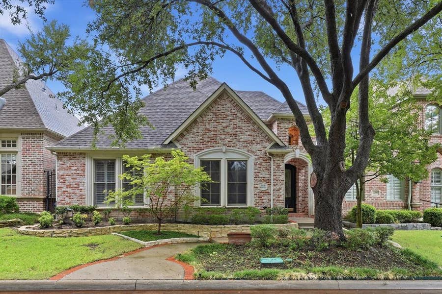 Property photo for 11831 Brookhill Lane, Dallas, TX