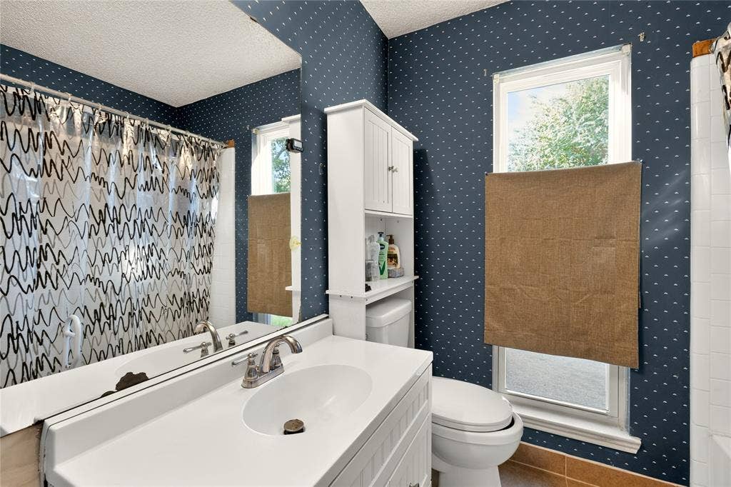 545 Stringfellow Drive, Coppell, TX 75019 545 Stringfellow Drive, Coppell, TX 75019