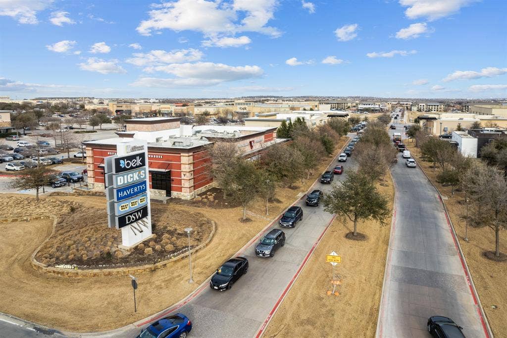 1721 Deciduous Drive, Fort Worth, TX 76131
