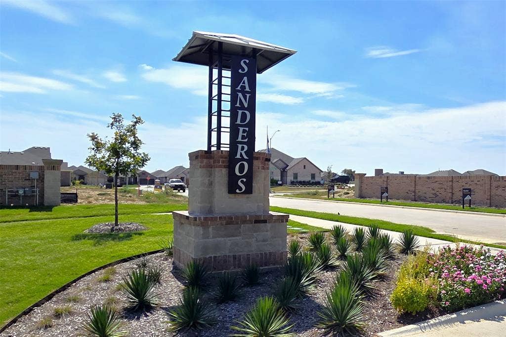 1721 Deciduous Drive, Fort Worth, TX 76131