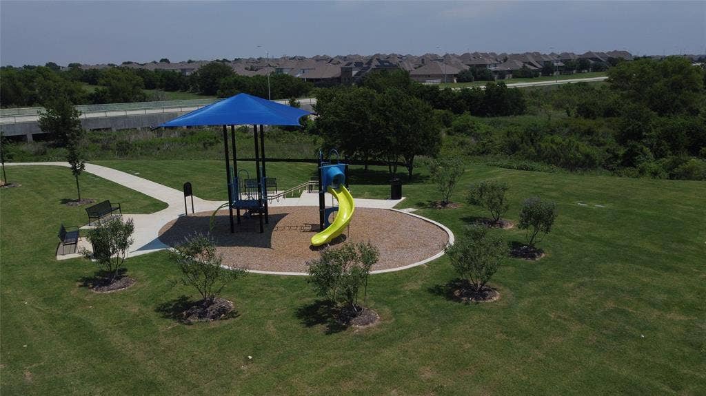 1721 Deciduous Drive, Fort Worth, TX 76131