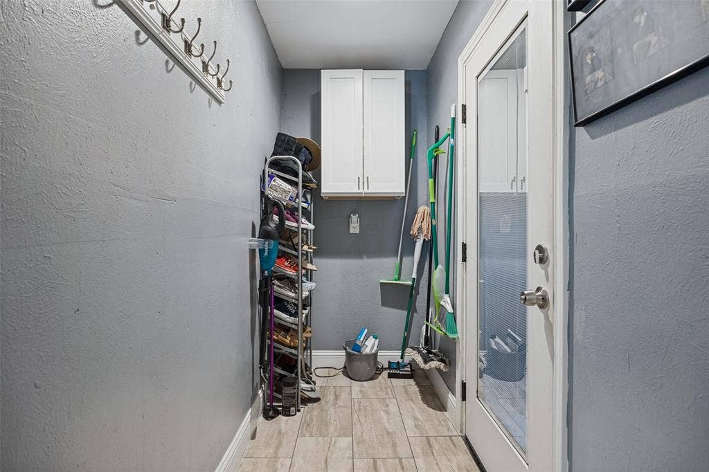 1216 Lombardy Drive, Plano, TX 75023 1216 Lombardy Drive, Plano, TX 75023