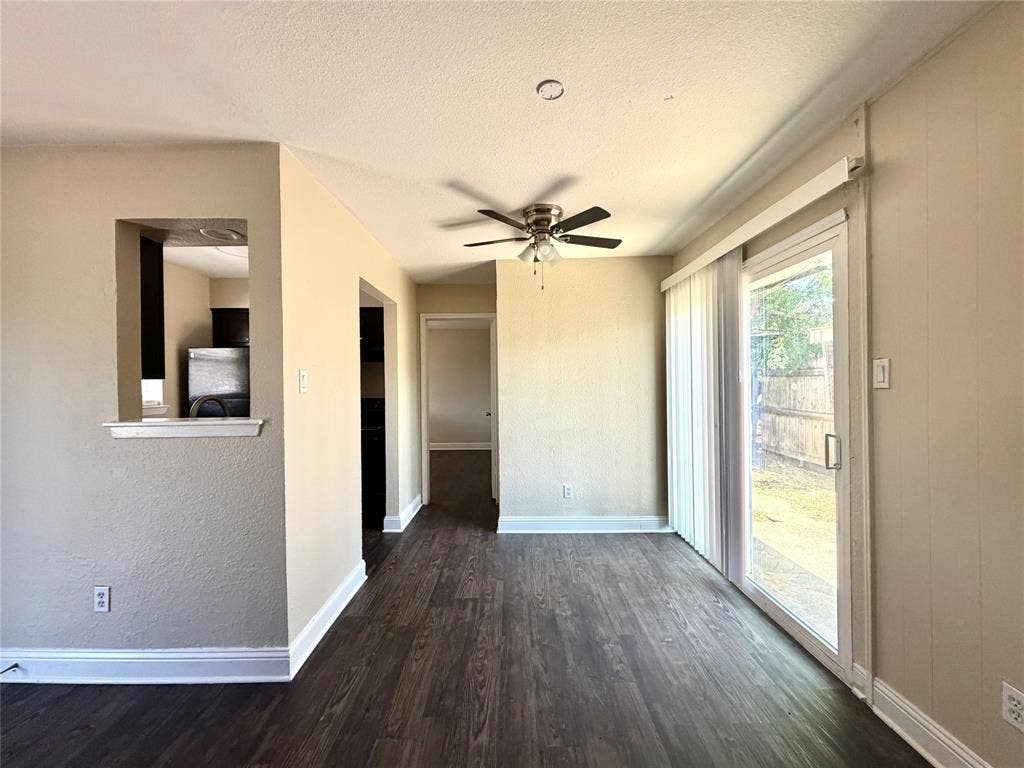 901 Redbird Drive, Irving, TX 75061 901 Redbird Drive, Irving, TX 75061